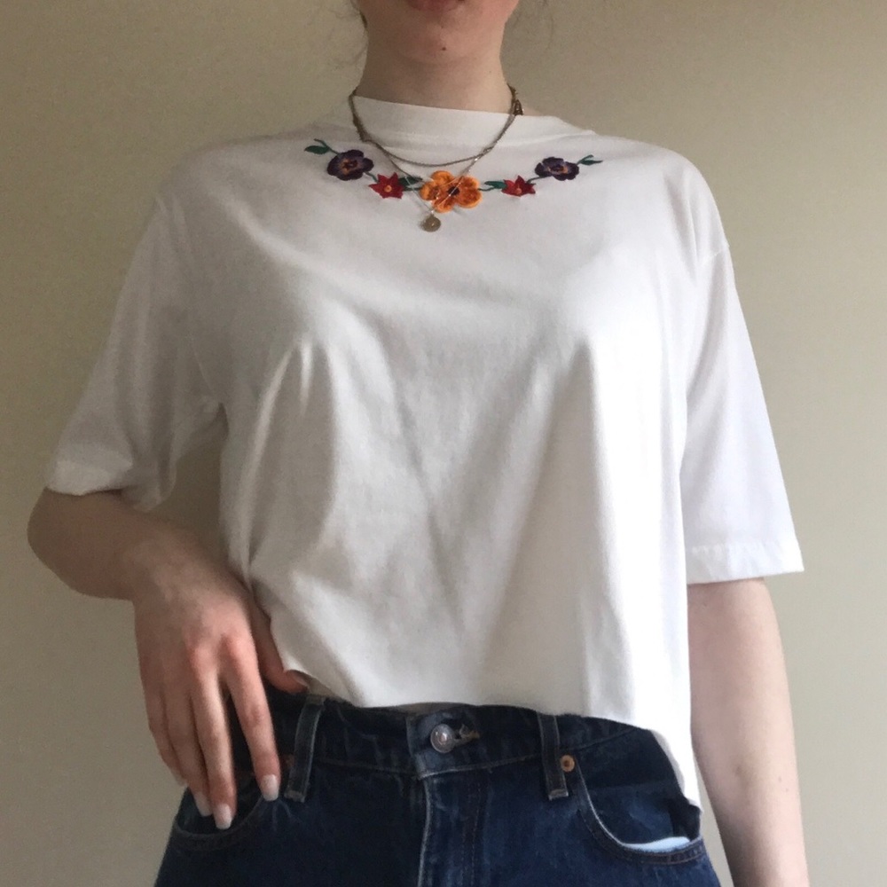 vintage raw hem embroidered tee